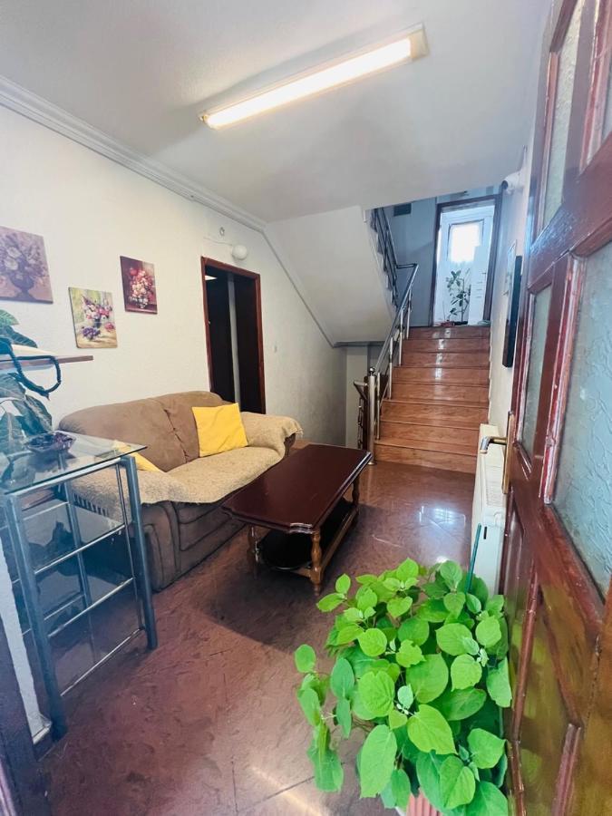 Guest House Velania Приштина Экстерьер фото