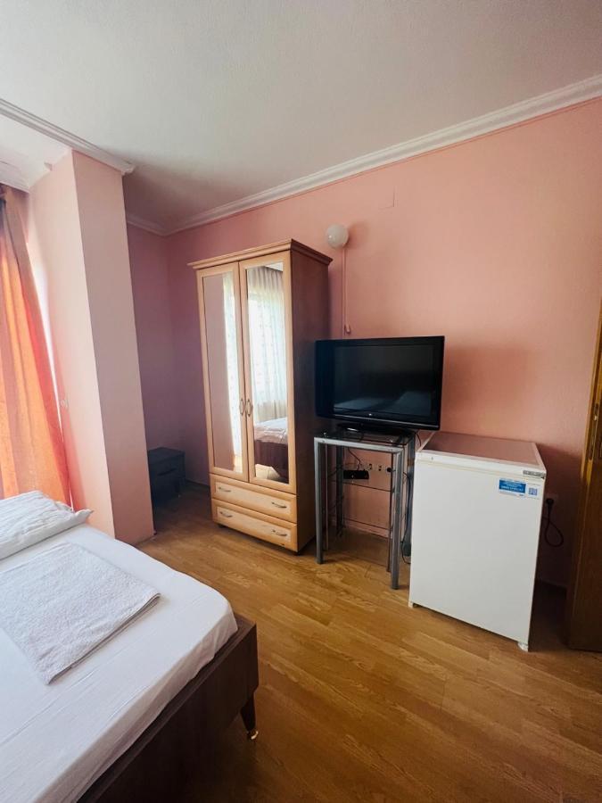 Guest House Velania Приштина Экстерьер фото