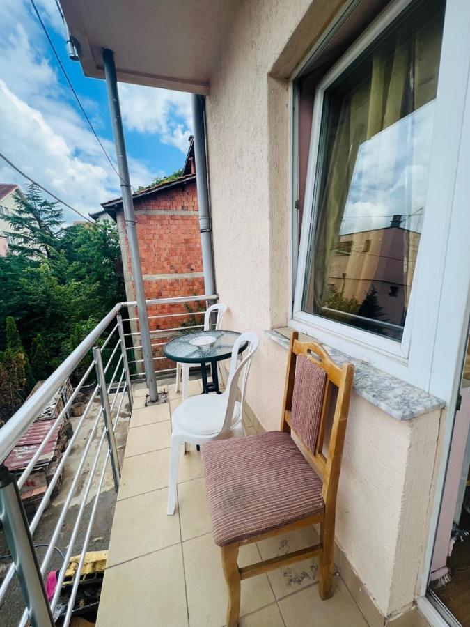 Guest House Velania Приштина Экстерьер фото