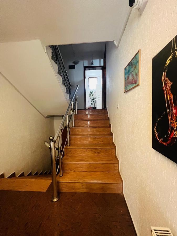 Guest House Velania Приштина Экстерьер фото