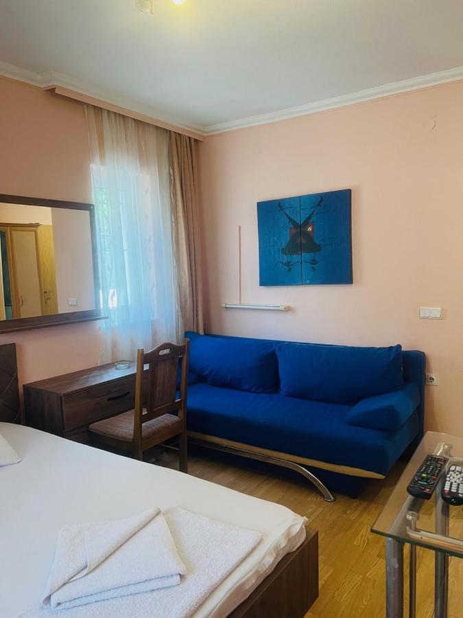 Guest House Velania Приштина Экстерьер фото